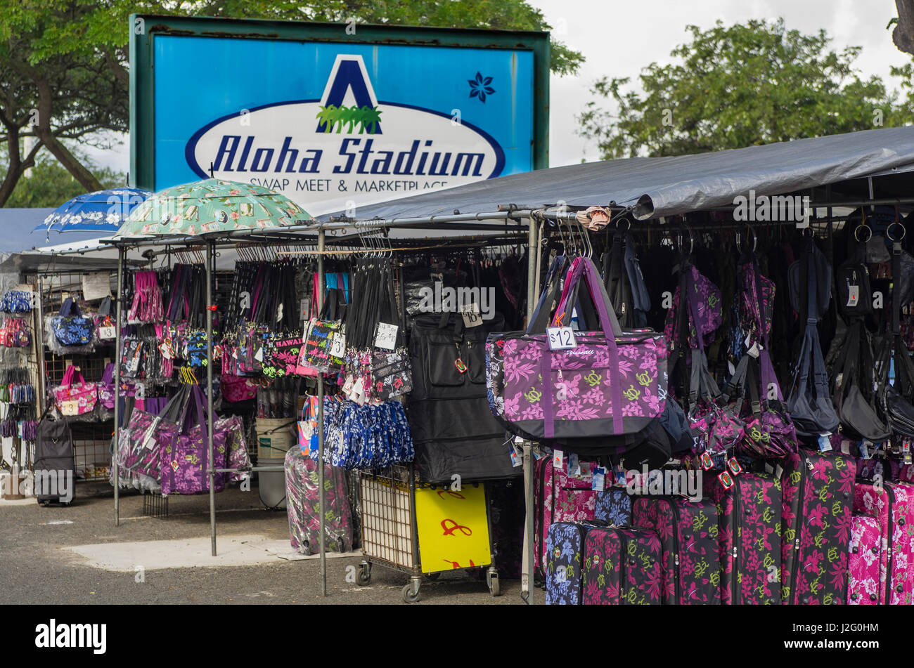 USA, Hawaii, Oahu, Honolulu. Shopping at the Aloha Stadium Swap Meet