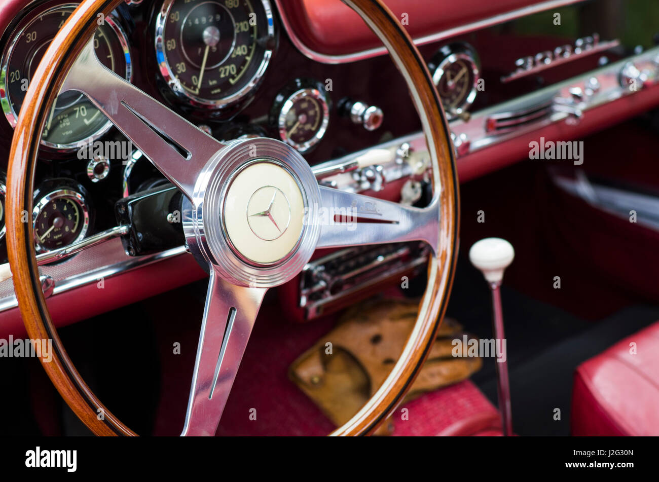 USA, Massachusetts, Beverly Farms, antique cars, 1950s Mercedes