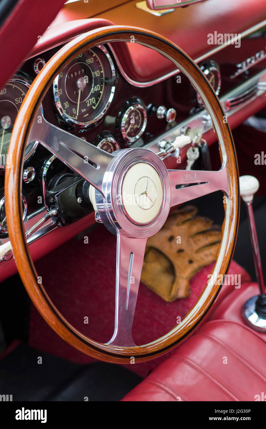 USA, Massachusetts, Beverly Farms, antique cars, 1950s Mercedes
