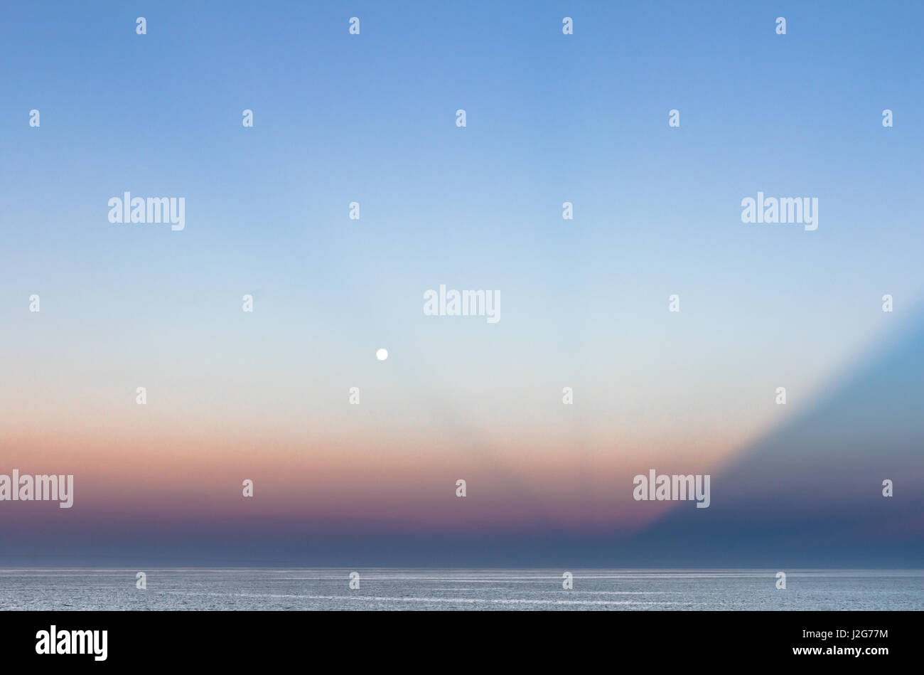 Dusk sun rays background shape abstract hi-res stock photography and ...