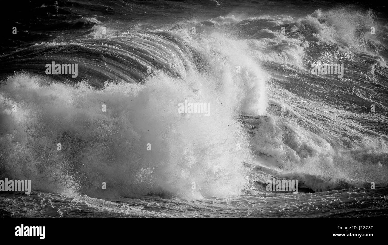 Rough ocean waves beauty hires stock photography and images Alamy