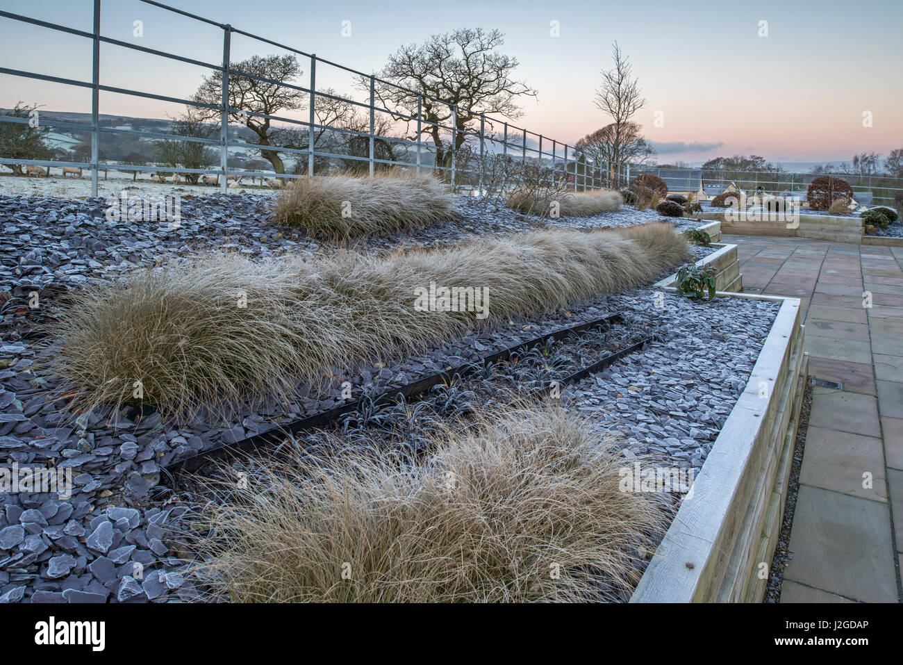 Garden raised beds patio hires stock photography and images Alamy