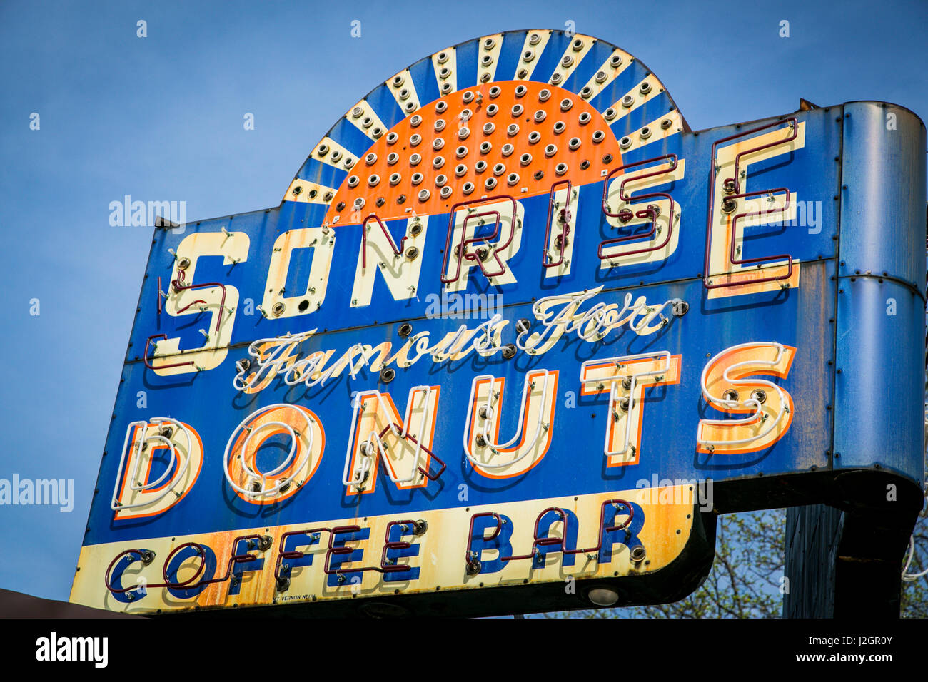 Springfield Donuts Sign Neon sign for sunrise donuts hi-res stock photography and images - Alamy