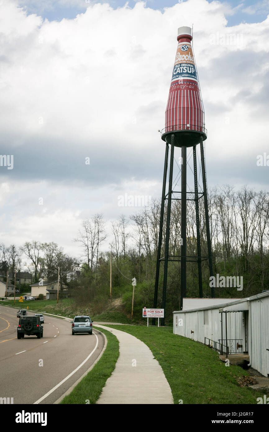 Mitchell, Illinois, USA. Route 66, Worlds largest Catsup bottle Stock