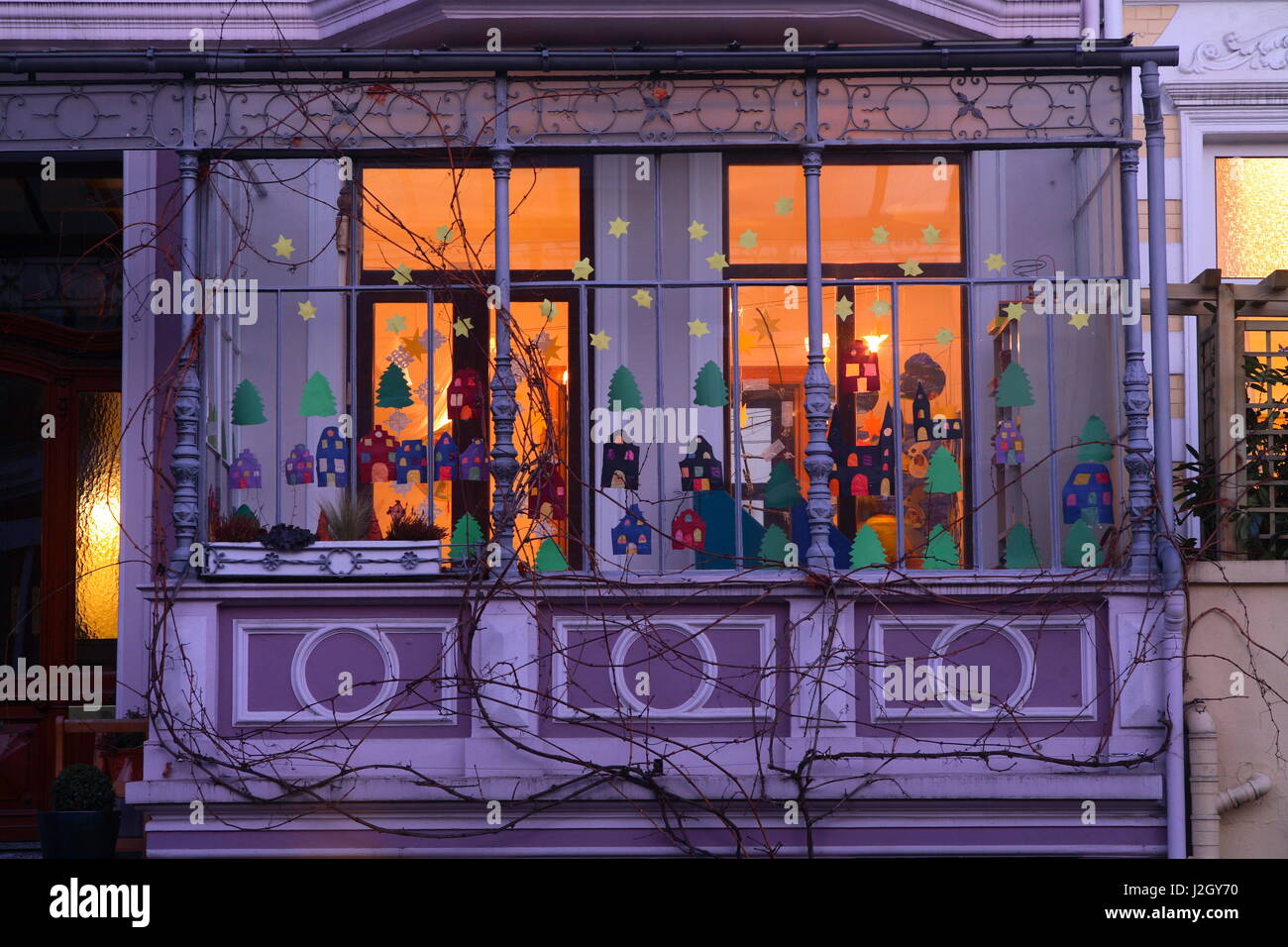 Altes Bremer Haus  in Schwachhausen bei Abenddaemmerung, Bremen, Deutschland, Europa  I Old Houses  at Dusk, Bremen, Germany, Europe Stock Photo