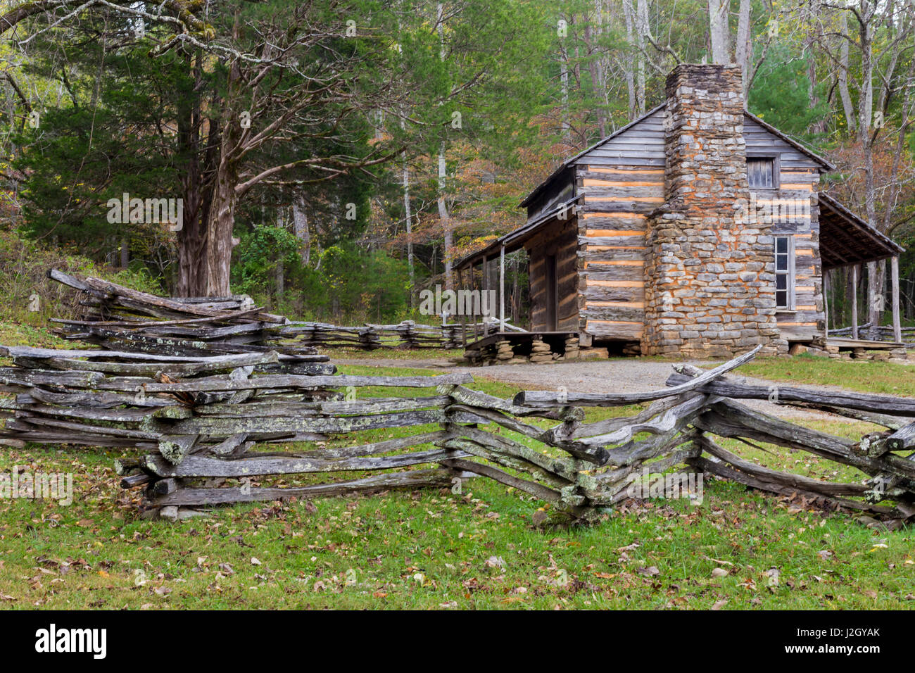 USA, Tennessee, Great Smoky Mountains National Park. John Oliver Place in Cades Cove. Credit as: Don Paulson / Jaynes Gallery / DanitaDelimont.com Stock Photo