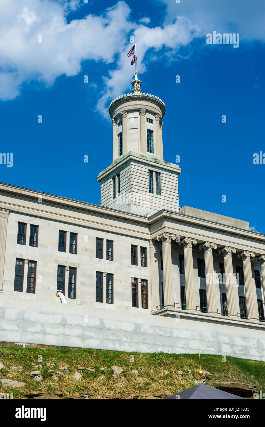 Tennessee flag in vertical hi res stock photography and images Alamy
