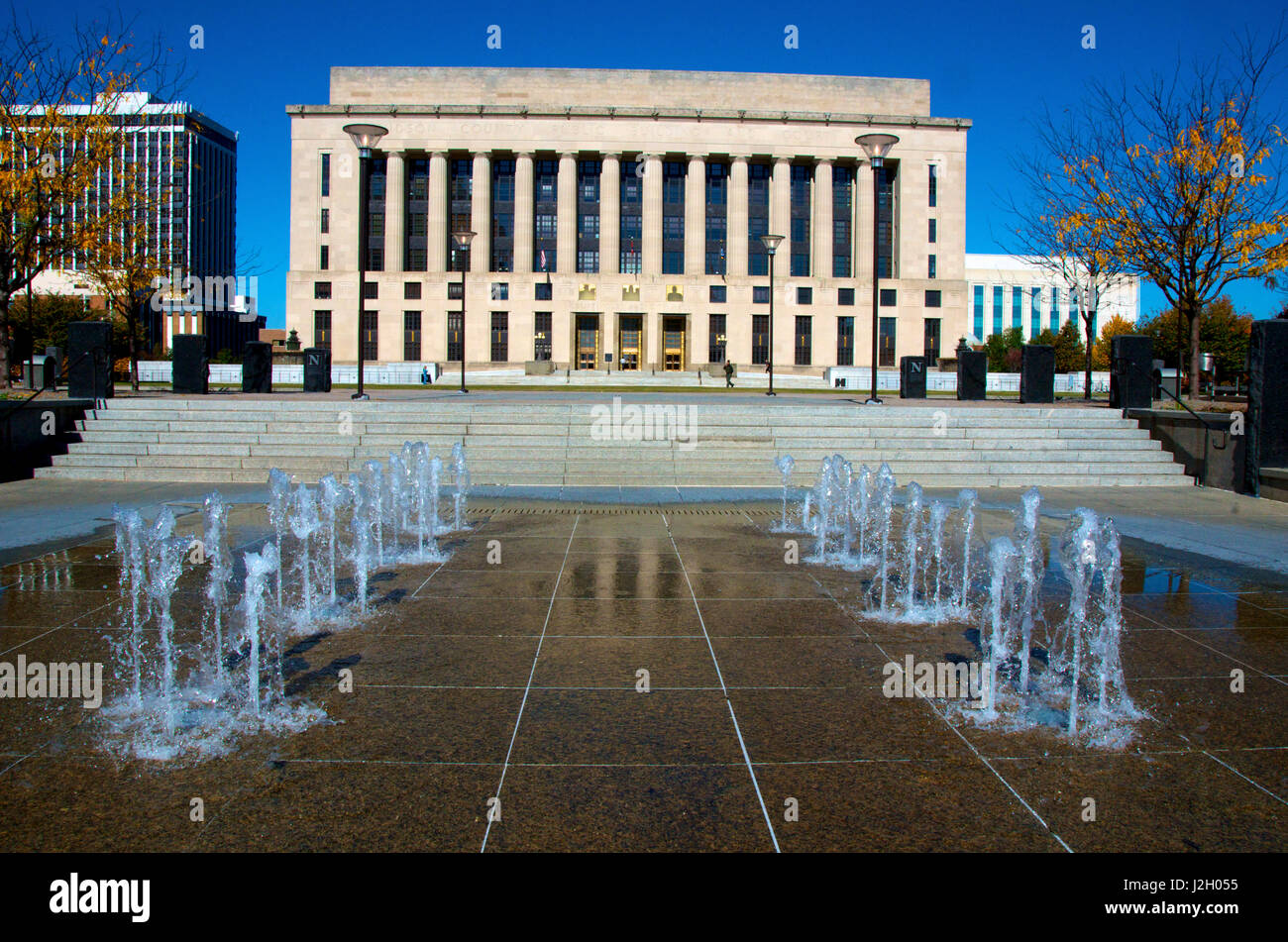Nashville, Tennessee. Davison County Courthouse and its fountain Stock