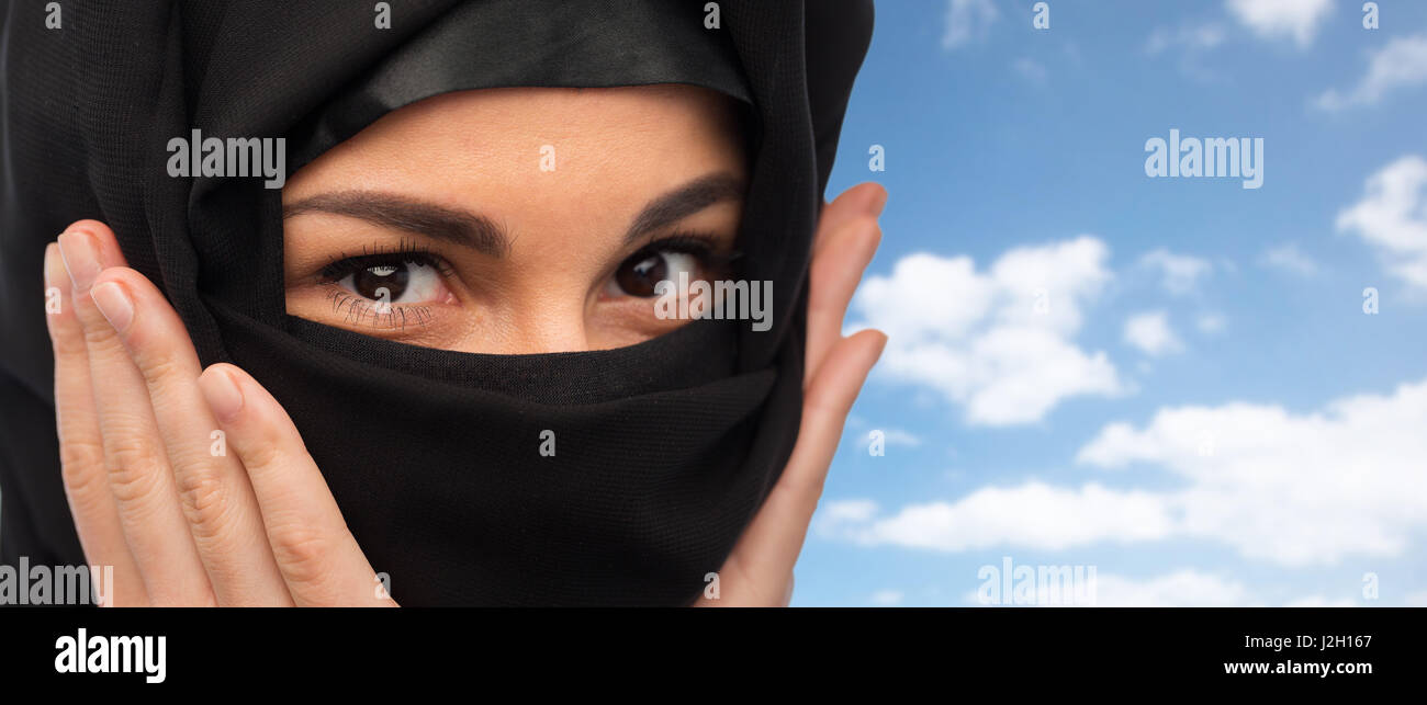 Arabian Woman Eyes Close Up High Resolution Stock Photography and ...