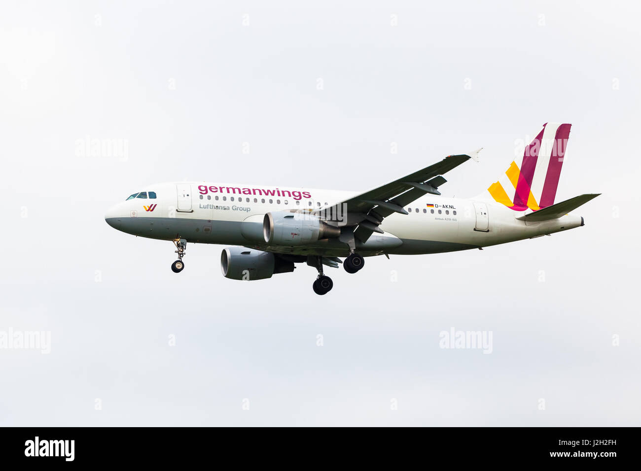 HAMBURG, GERMANY SEPTEMBER 08 Airbus A319100 Germanwings lands at