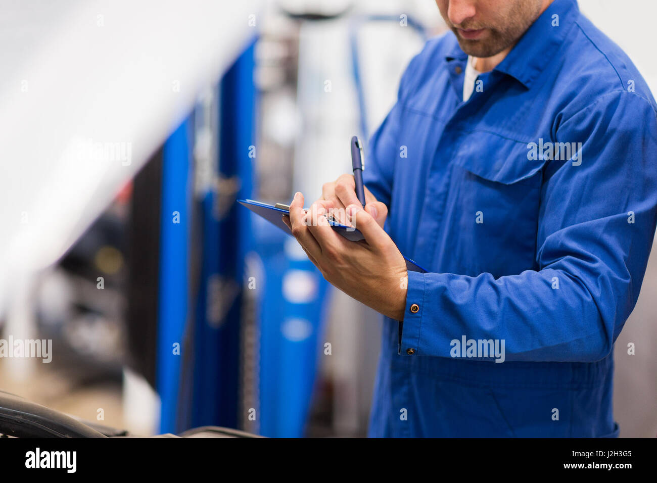 Auto repair shop car mechanic hires stock photography and images Alamy