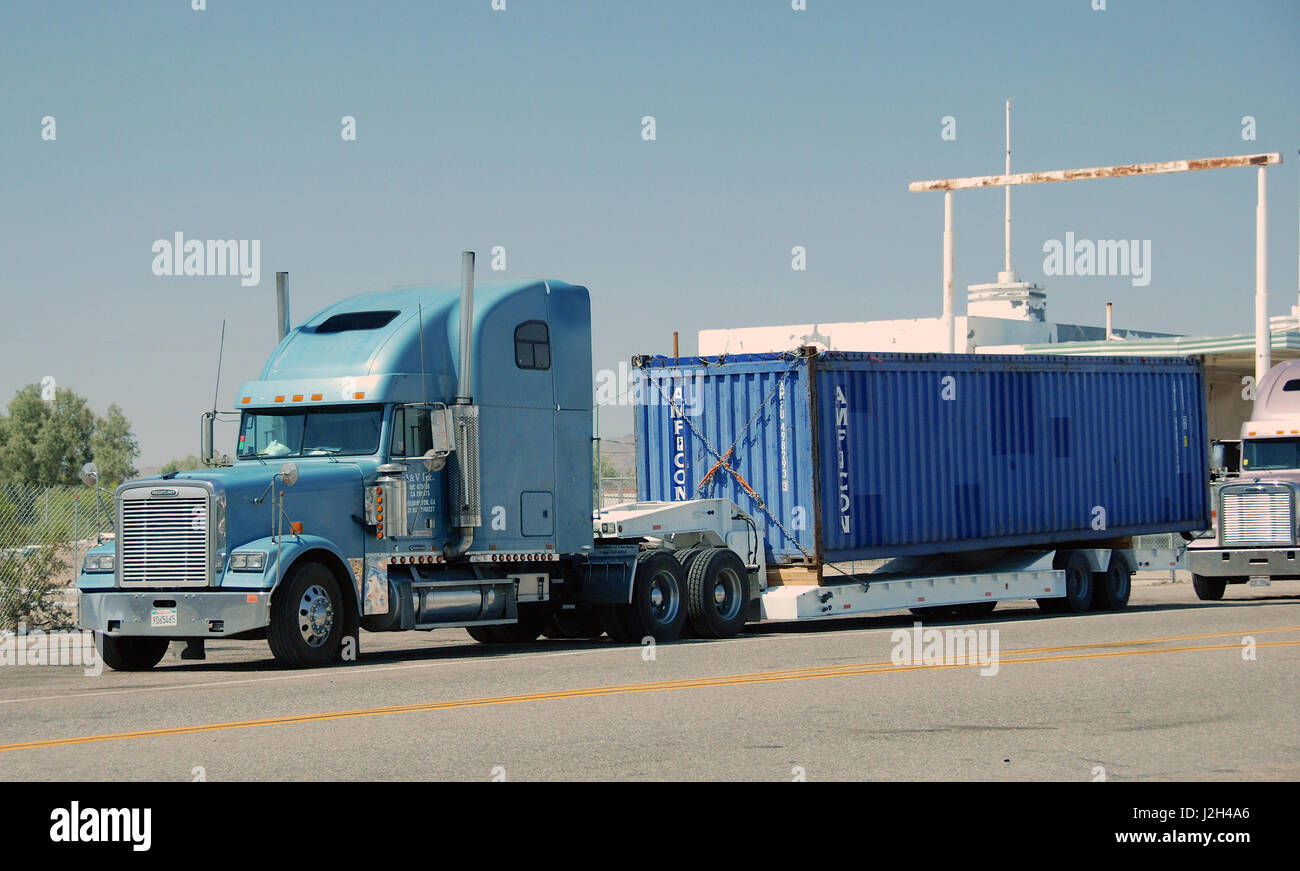 Truck and trailer parked up at The Mad Greek on Death Valley Road
