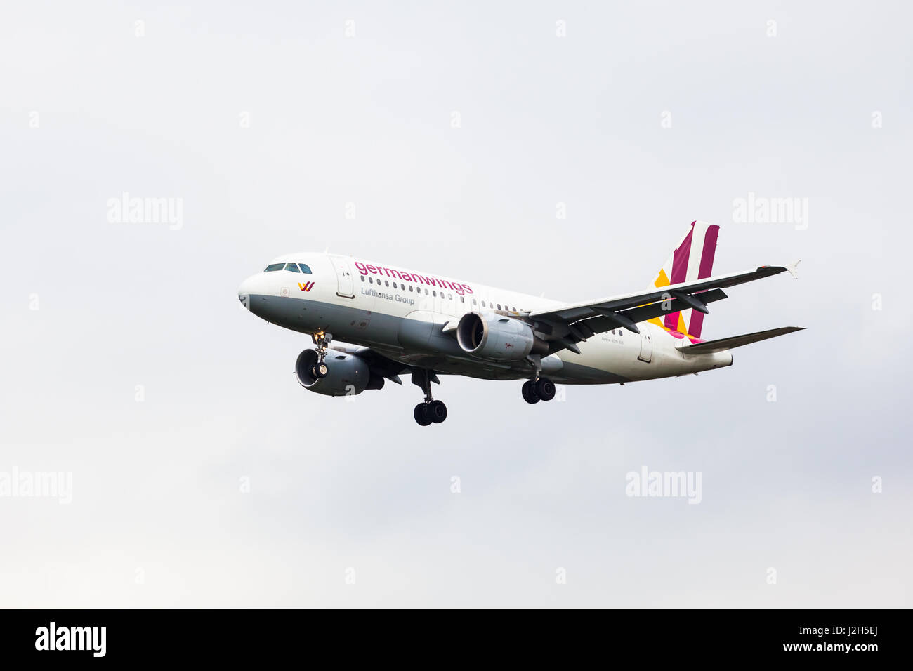 HAMBURG, GERMANY SEPTEMBER 08 Airbus A319100 Germanwings lands at
