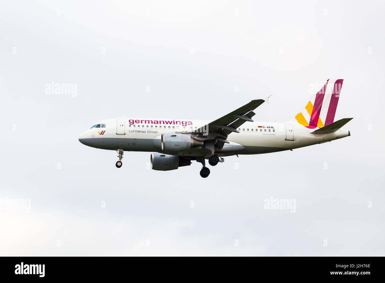 HAMBURG, GERMANY SEPTEMBER 08 Airbus A319100 Germanwings lands at