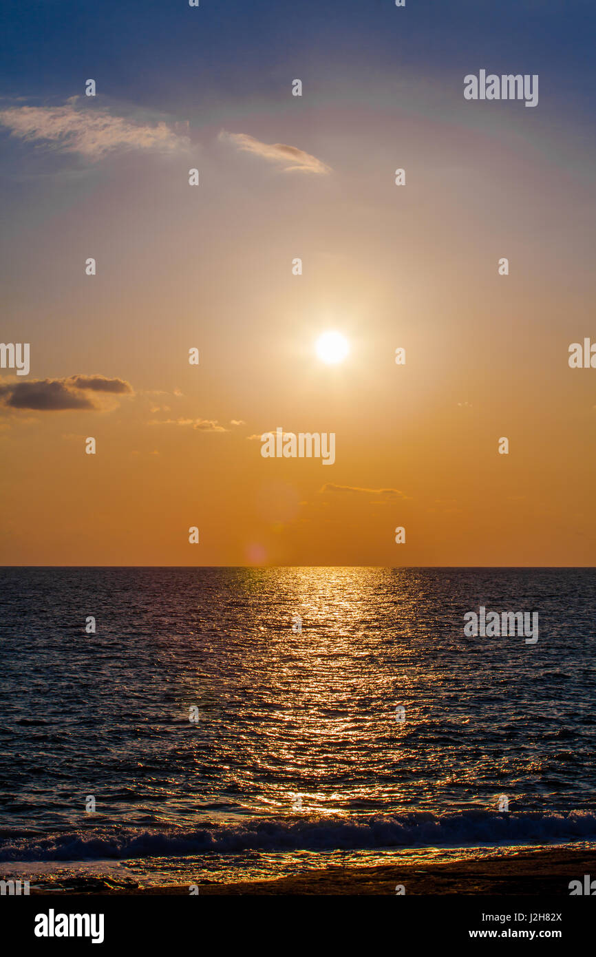 Beautiful sunset above the sea Stock Photo - Alamy