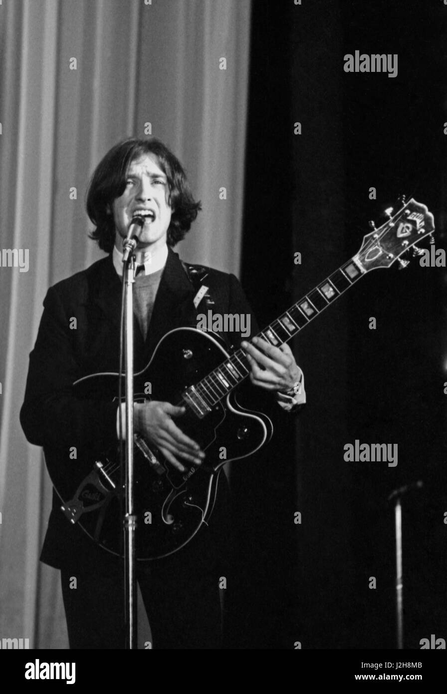 Dave davies hires stock photography and images Alamy