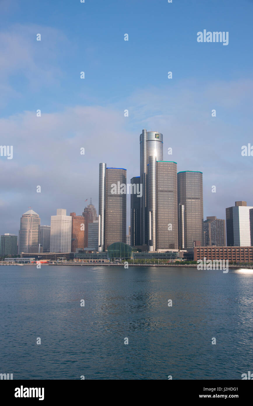 Michigan, Detroit River, located in the Great Lakes between Lake St. Clair and Lake Erie. International border between U.S. and Canada. River view of downtown Detroit, with General Motors building. (Large format sizes available) Stock Photo