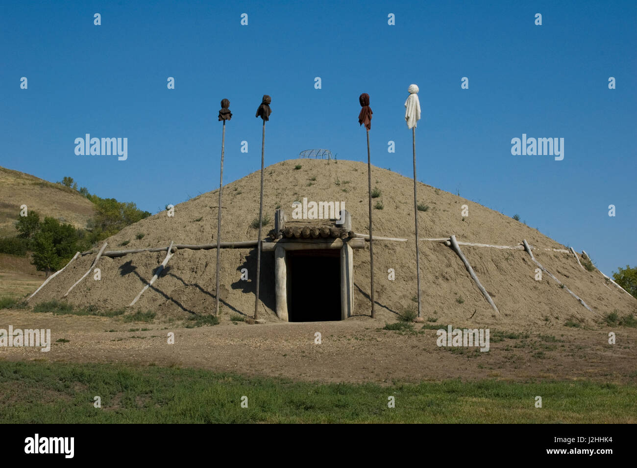 Northern Plains Earth Lodge Village Builders