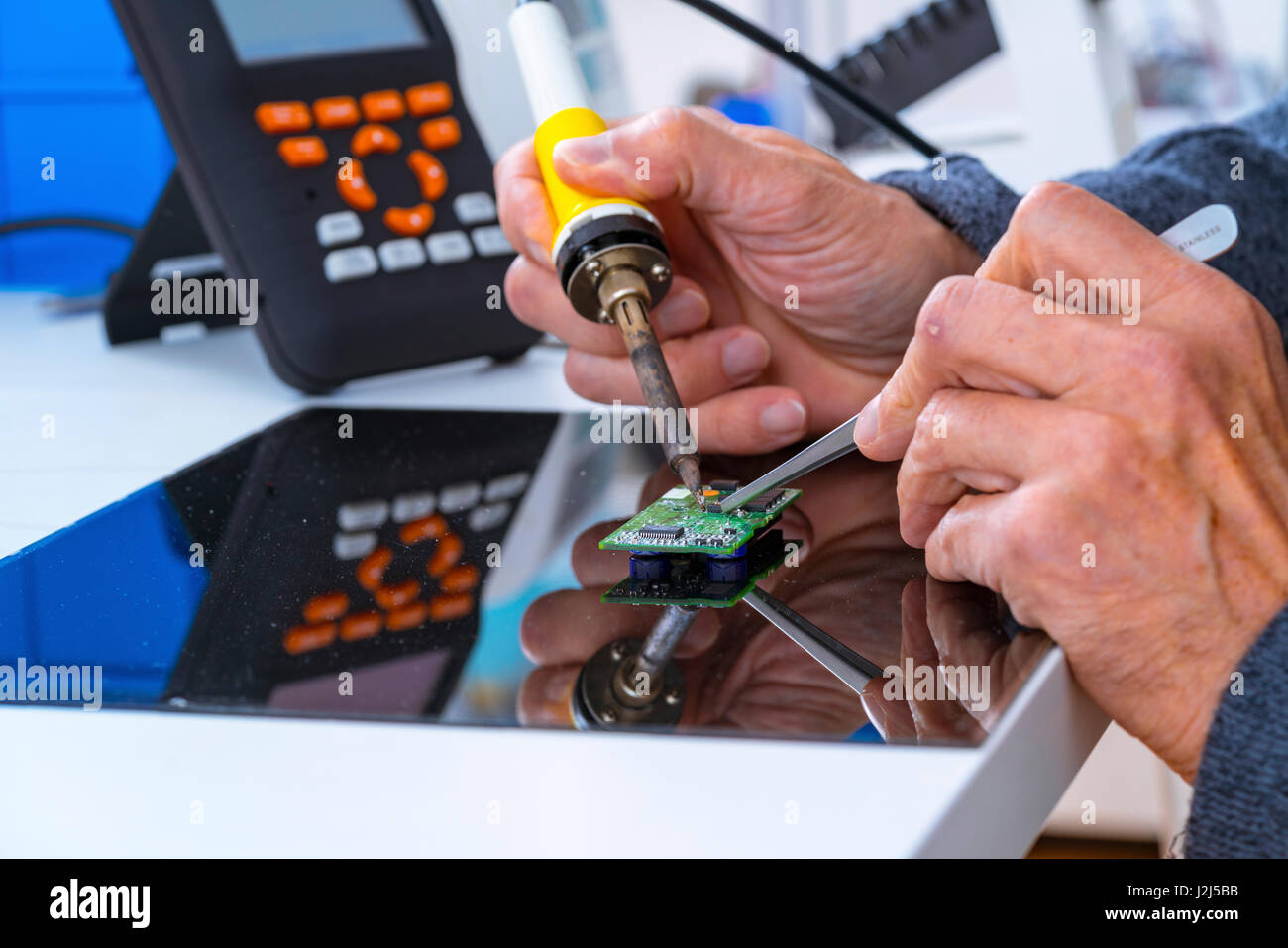 Soldering hi-res stock photography and images - Page 2 - Alamy