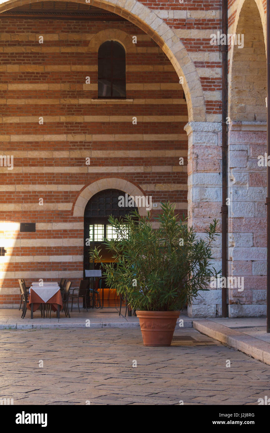 Italian Style Courtyard High Resolution Stock Photography and Images ...