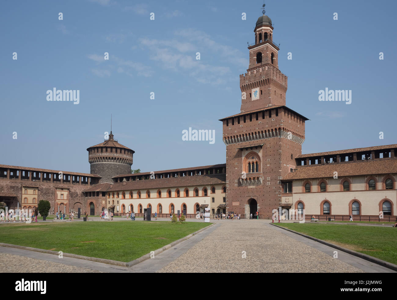 Mailand, Castello Sforzesco - Milano, Castello Sforzesco Stock Photo ...