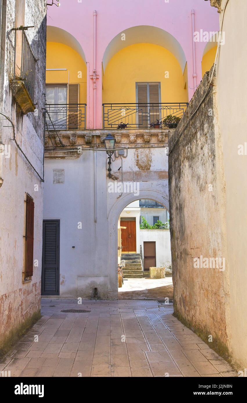 Alleyway. Alessano. Puglia. Italy Stock Photo - Alamy
