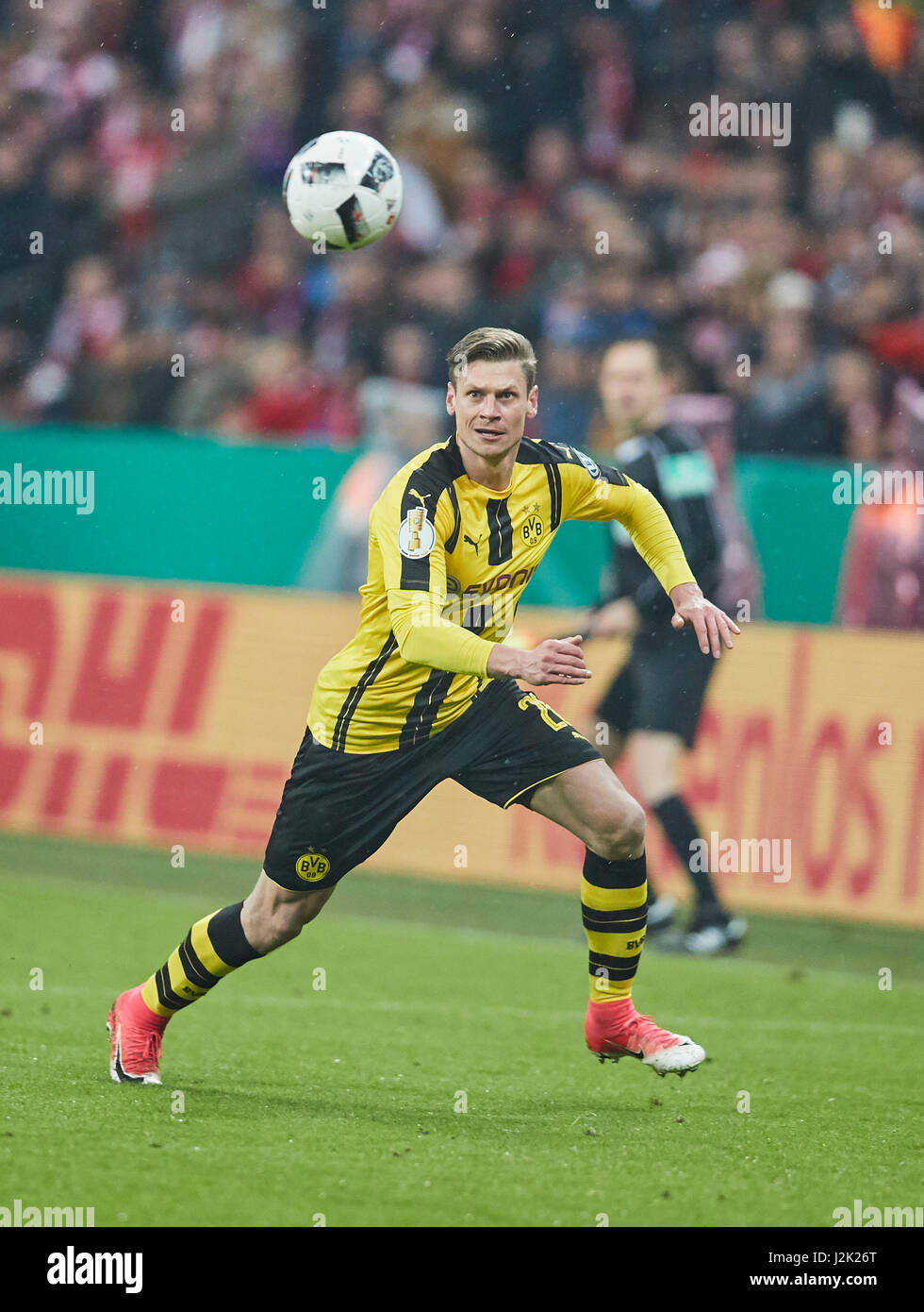 Lukasz Piszczek Bvb 26 Drives The Ball Action Full Size Fc Stock Photo Alamy