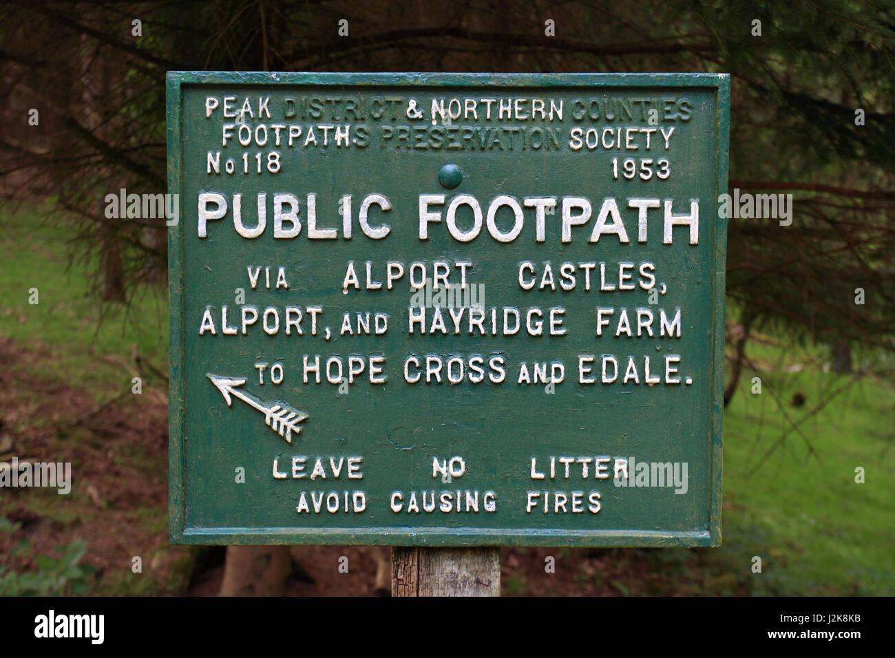 Footpath Sign to Alport Castles, Birchinlee Pastures, Derbyshire, Peak District National Park, England, UK Stock Photo