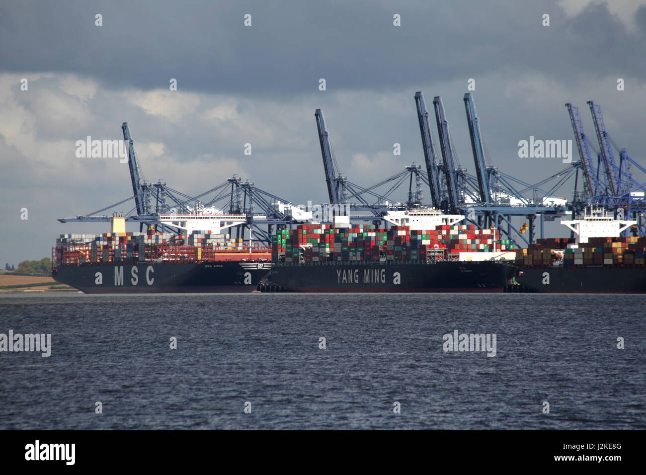 Felixtowe port hi-res stock photography and images - Alamy