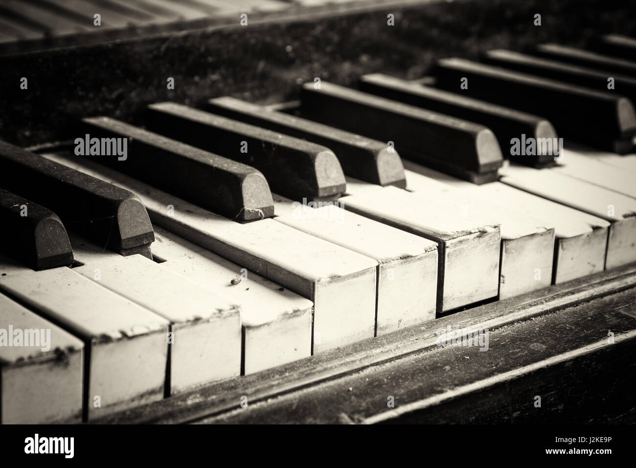 Keys from an old broken and damaged piano Stock Photo Alamy