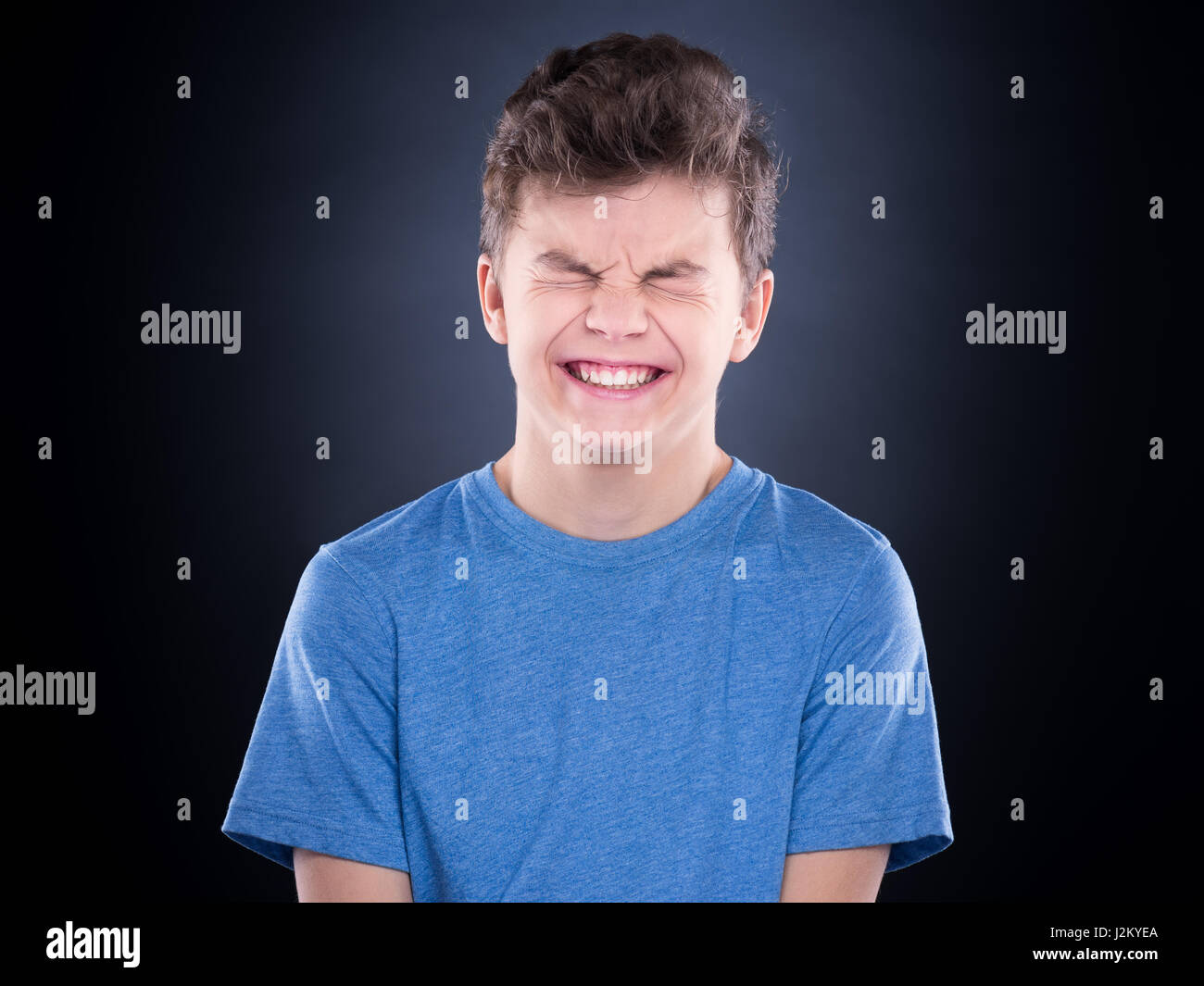 Teen boy smiling black hi-res stock photography and images - Alamy