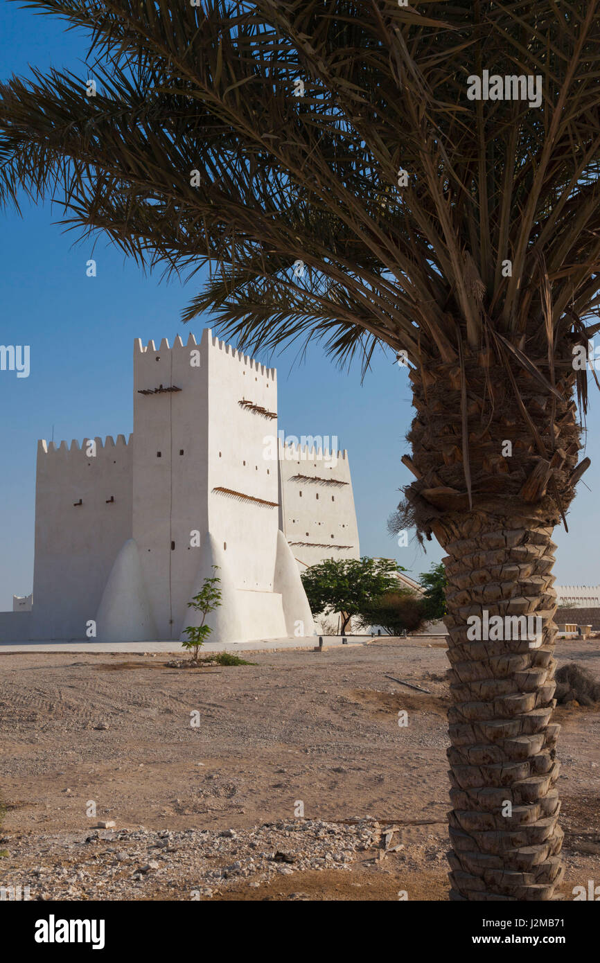 Qatar, Umm Salal Mohammed, 19th century Barzan Tower and fort Stock Photo