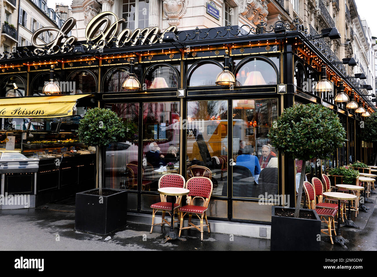 Le Dôme brasserie, Paris, France Stock Photo