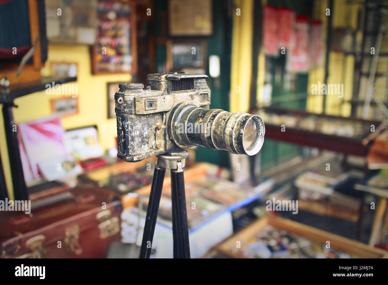 Sell old camera hires stock photography and images Alamy