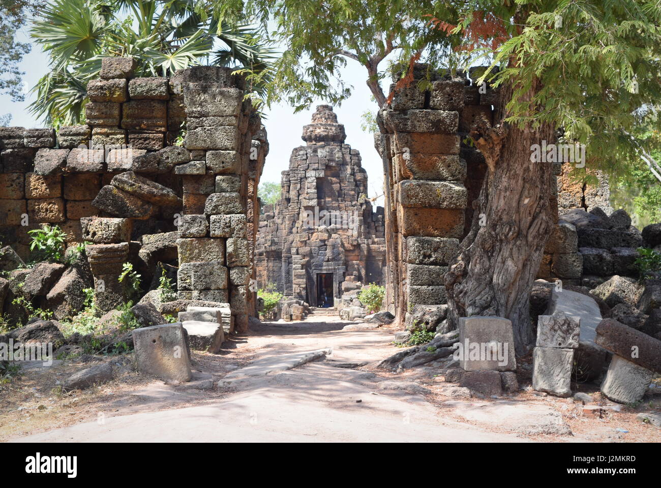Gate To Mysterious Ancient Jungle Stone Buddhist Temple Prasat Ta Prohm Cambodia Stock Photo Alamy Gate To Mysterious Ancient Jungle Stone Buddhist Temple Prasat Ta Prohm Cambodia Stock Photo Alamy