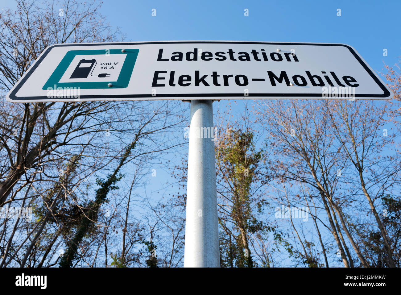 German road sign: electric vehicle charging station Stock Photo