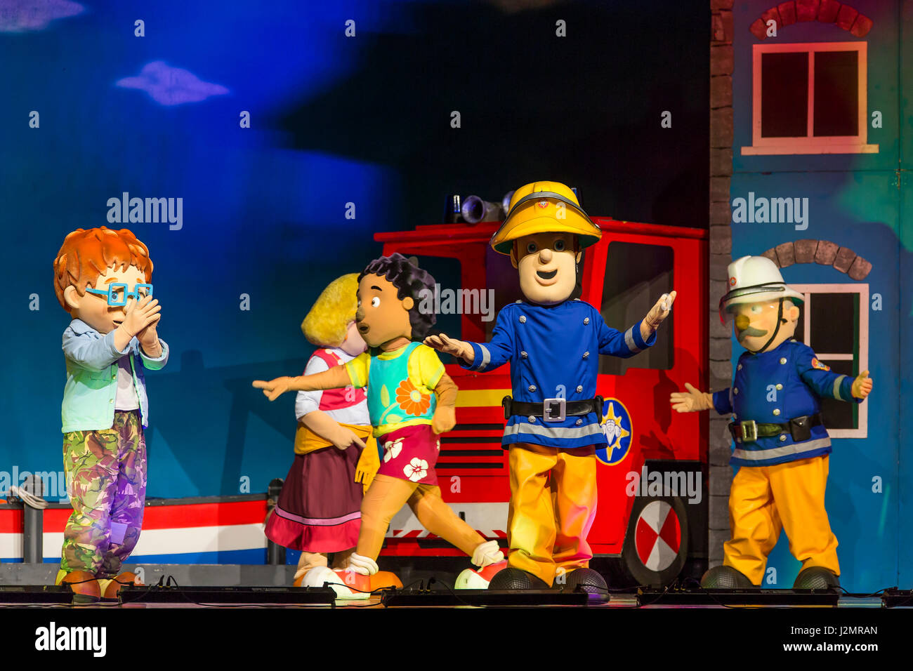 Wetzlar, Germany. 27th April, 2017. Feuerwehrmann Sam Live: Pontypandy rockt!, German children's theater adaptation of Welsh-British animated comedy children's television series Fireman Sam by Theater auf Tour Darmstadt/Germany (in cooperation with Van Hoorne Entertainment, Netherlands). Performance at Stadthalle Wetzlar. Characters in scene: Norman Price, Gwendolyne (rear, originally Bronwyn Jones), Mandy Flood, Fireman Sam, Norris Steele (chief of fire service). --- Fotocredit: Christian Lademann Stock Photo