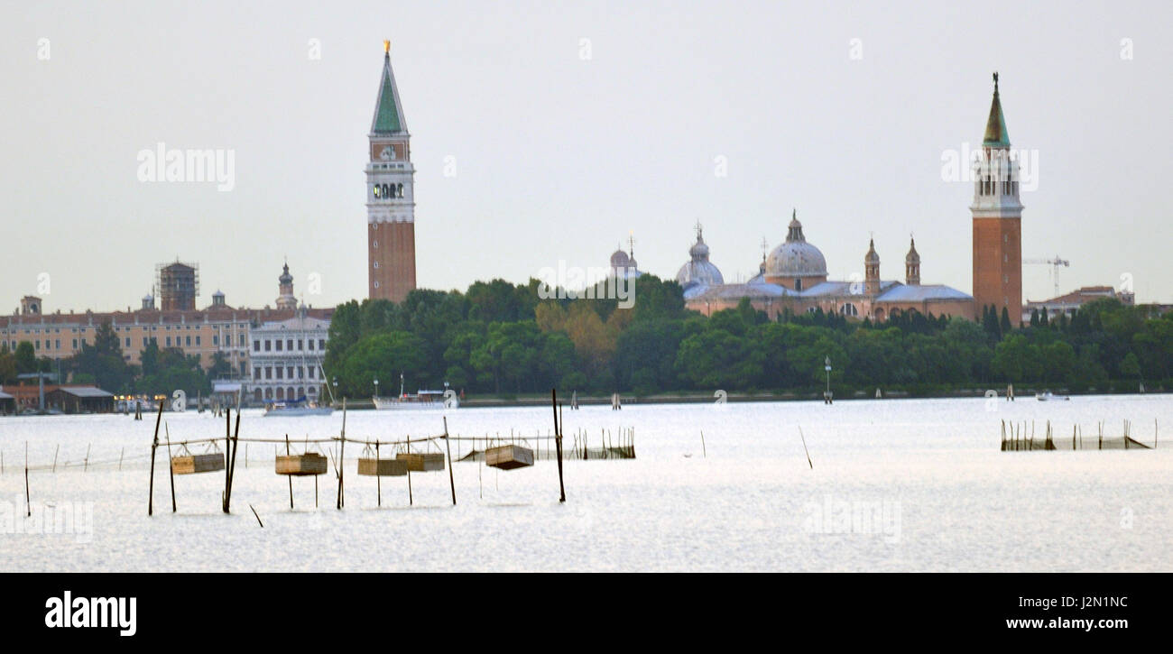 Venice sunset: Venezia laguna landscape postcard Stock Photo - Alamy