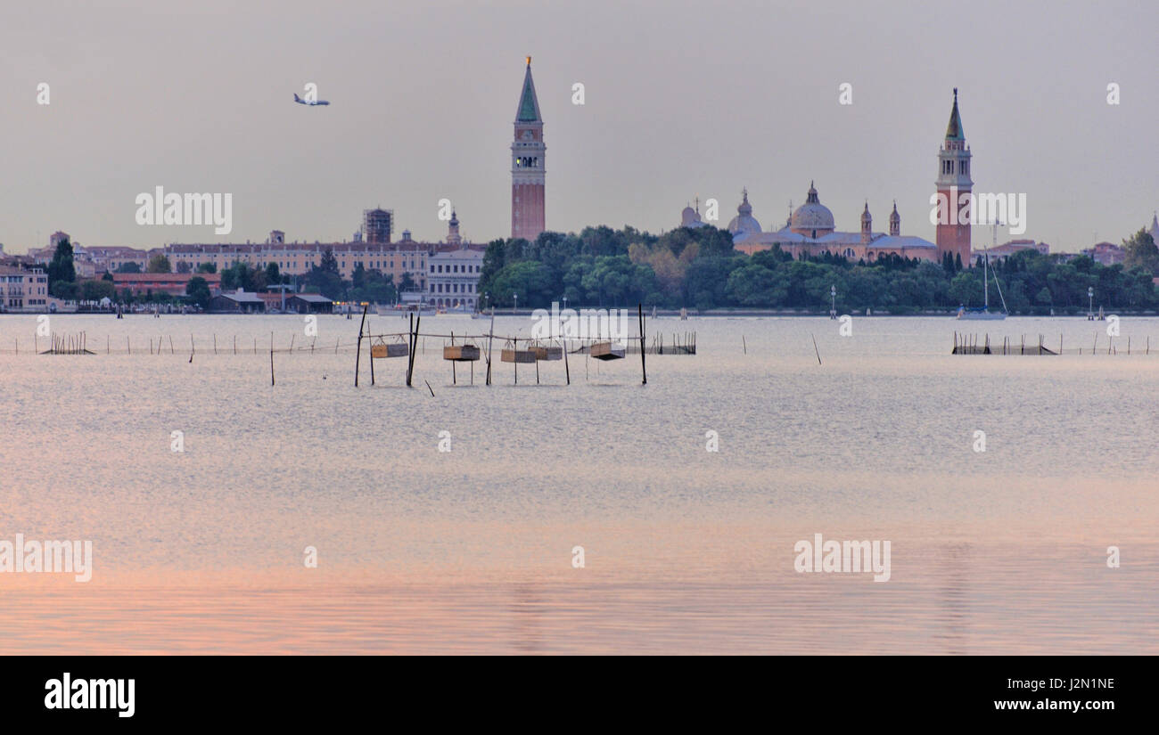 Venice sunset: Venezia laguna landscape postcard Stock Photo - Alamy