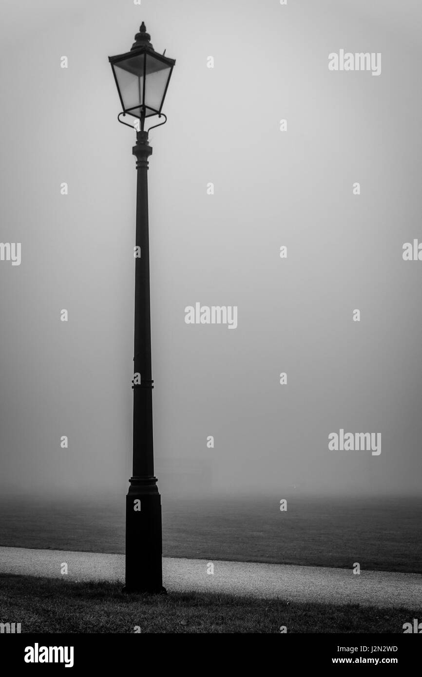 Cold london park scenic Black and White Stock Photos & Images - Alamy