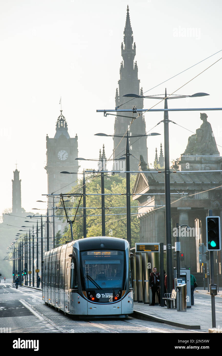 Photographer Ian Georgeson, 07921 567360 Edinburgh Trams, Service Launch, Princes Street Stock Photo