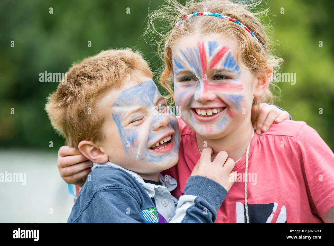 Human NO campaign at The Grange Cricket club Stockbridge. Pic: Brother and sister James Cameron (6), Emma Cam Stock Photo