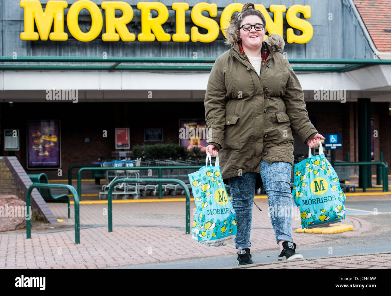 Photographer Ian Georgeson, 07921 567360 Morrisons supermarket, Oxgangs, Hunters tryst Stock Photo
