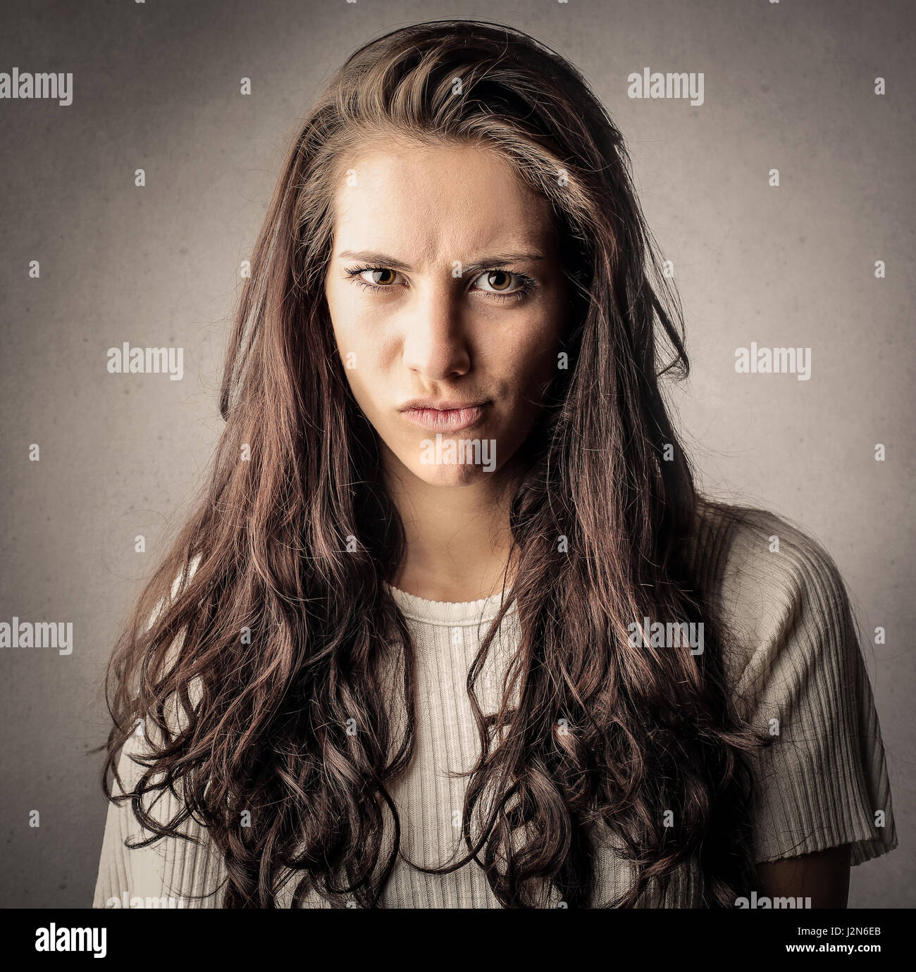 Dark skin teen girl hi-res stock photography and images - Alamy