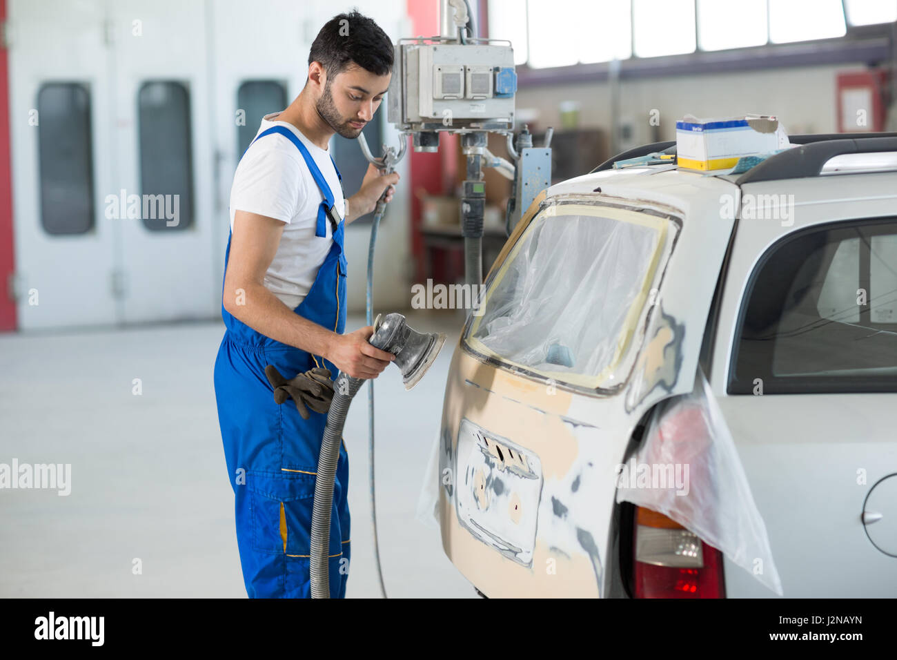 требуется автомаляр. покраска машины. кузовщик. автомаляр новочеркасск. сертификат автомаляра.