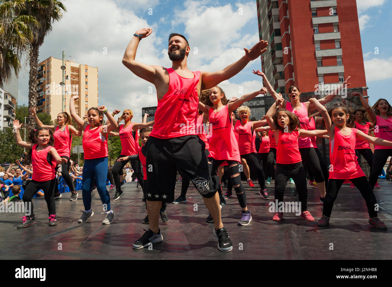 Barcelona, Catalonia. 29th Apr, 2017. Spain, Barcelona. 29 April, 2017. Youth groups perform an exhibition of different dances during International Dance Day. Credit: Charlie Perez/Alamy Live News Stock Photo