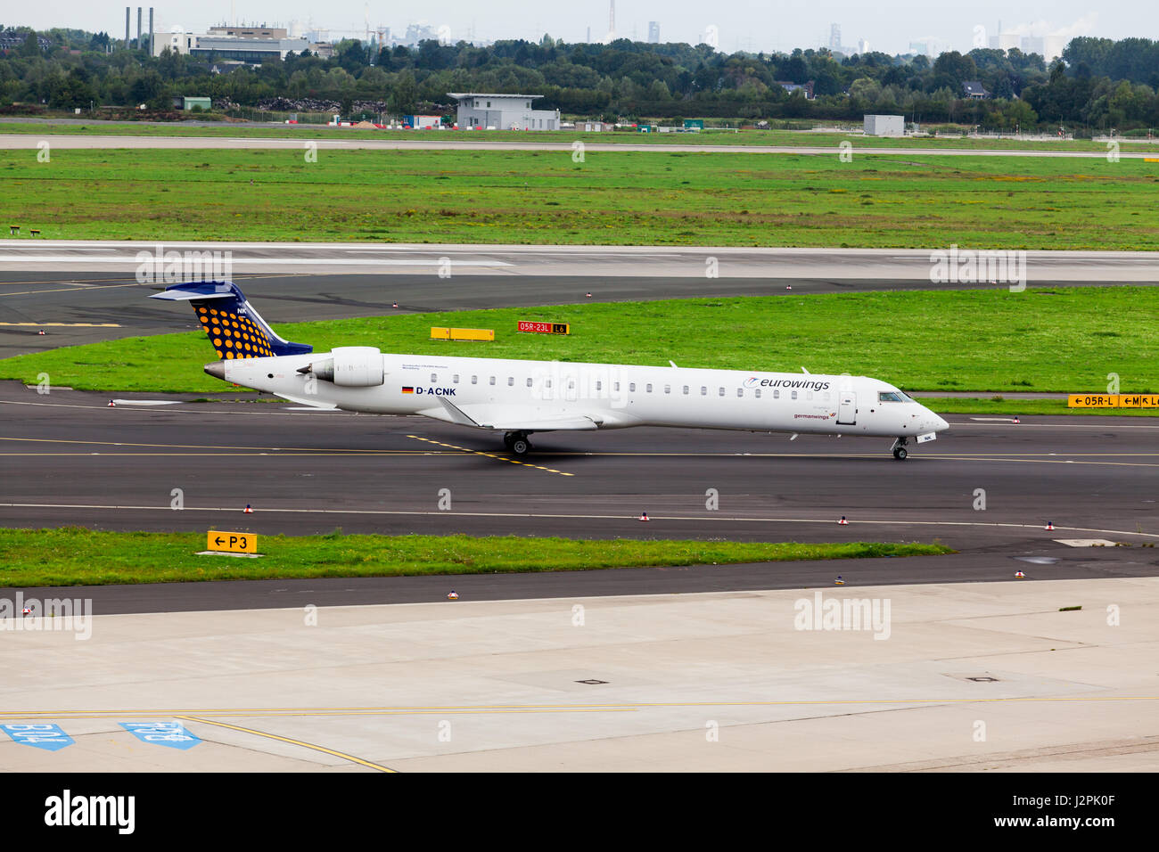 Crj 900 ng hi-res stock photography and images - Alamy