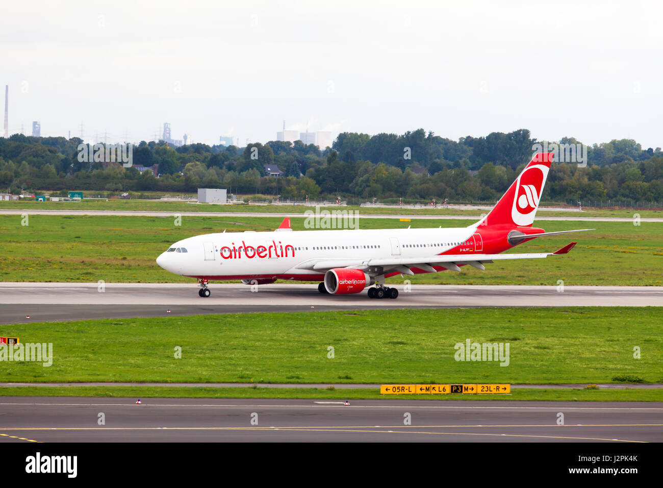 DUSSELDORF, GERMANY - SEPTEMBER 05: An Air Berlin Boeing 737 taxis on September 05, 2015 in Dusseldorf, Germany. Air Berlin is Germany's second larges Stock Photo
