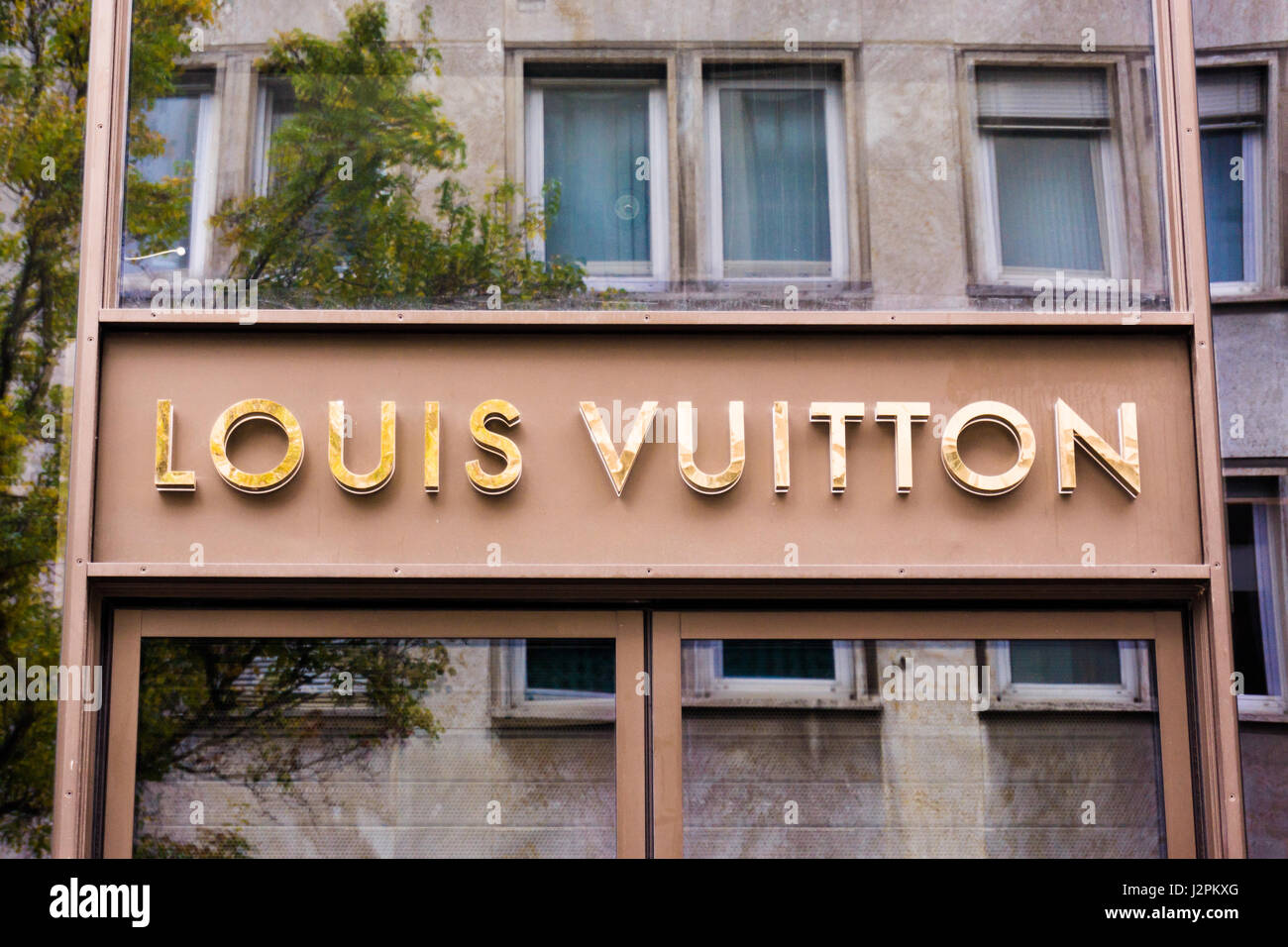 Louis Vuitton Frankfurt High Resolution Stock Photography and Images - Alamy