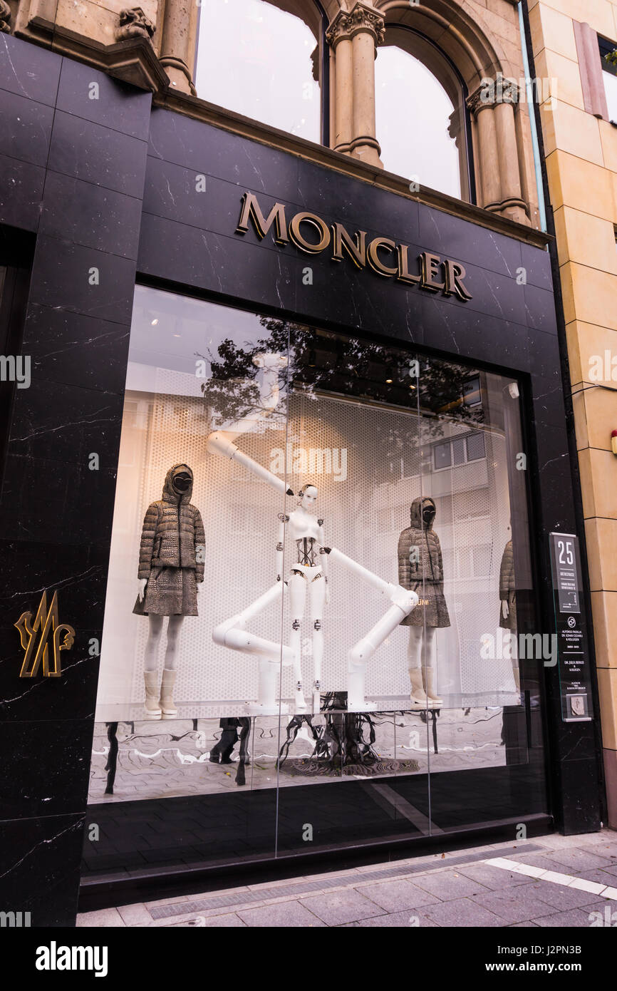 FRANKFURT,GERMANY - Oktober 24, 2015: Side view of Moncler store in  Frankfurt, Germany. Moncler is a French-Italian apparel manufacturer and  lifestyl Stock Photo - Alamy